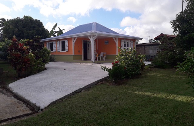 MARAVILLOSA CASA GRANDE EN LAMENTIN