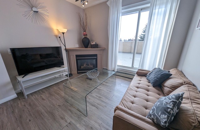 Wonderful Condo, Free Parking, Wi-Fi, Gym, & MORE