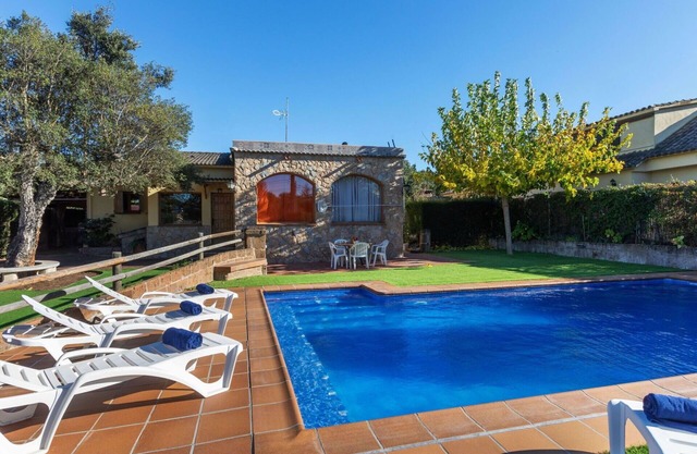 Wonderful private villa for 8 people with WIFI, private pool, TV and parking