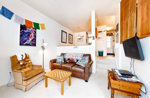 Wonderful Family Retreat Near the Slopes W/ Shared Pool/Sauna & Game Room