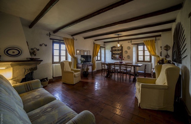 Hermosa casa de campo Ca 'del Bosco en Lunigiana - Glicine Apartment