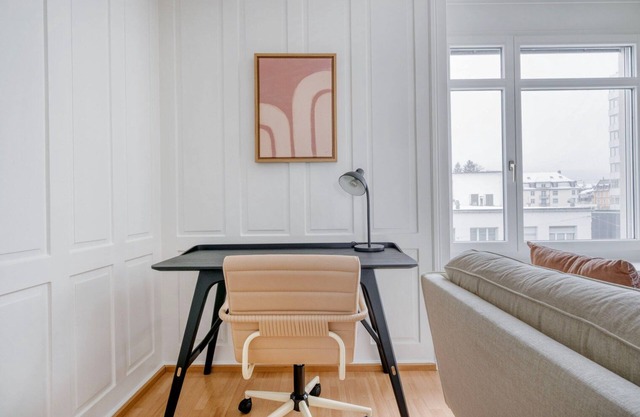 Wonderful Hard 1BR w/ Shared W/D, 2 min to Groceries, by Blueground