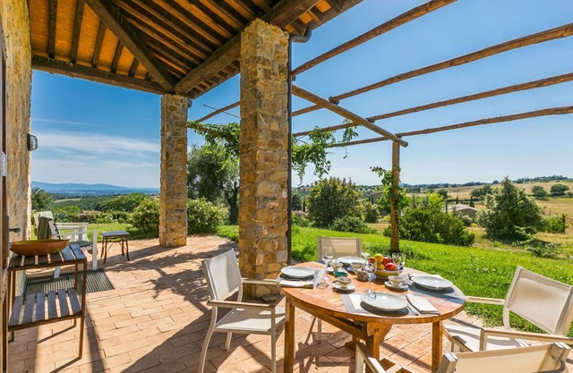 Estupenda casa de vacaciones para 4 personas con WIFI, patio, mascotas permitida y aparcamiento