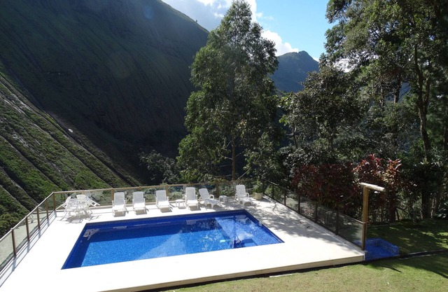 Maravillosa casa de montaña con hermosas vistas a la montaña en Cond Denasa
