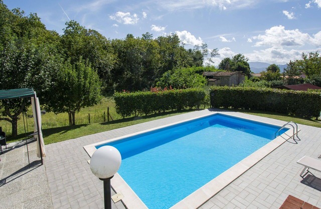 Casa de vacaciones privada con WIFI, piscina privada, TV, patio, mascotas permitida, aparcamiento