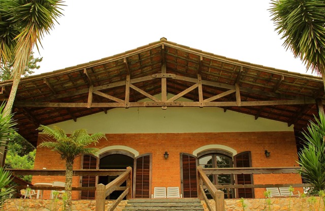 maravilloso lugar, casa + 4 chalets, piscina, cancha de tenis, sl. de juegos
