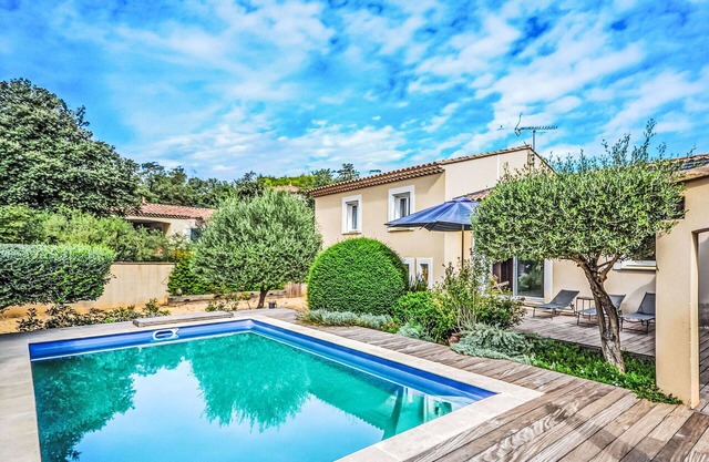 Estupenda casa de vacaciones privada con piscina privada, WIFI, A/C, TV, patio, aparcamiento