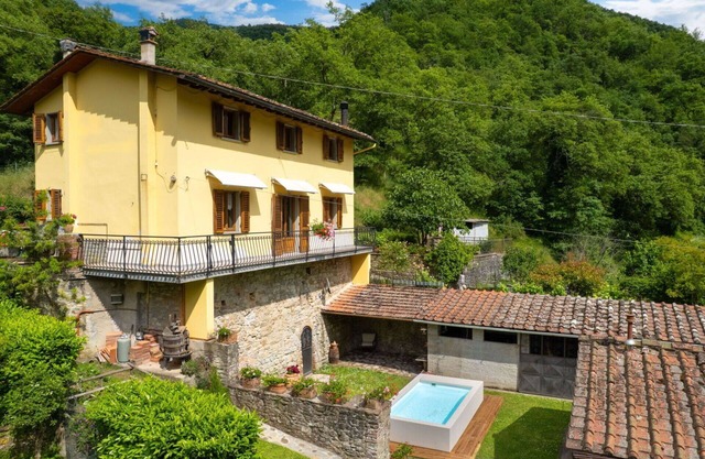 Preciosa casa de vacaciones privada con piscina privada, WIFI, TV, mascotas permitida y aparcamiento