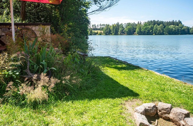Preciosa casa de vacaciones privada con WIFI, TV, patio, mascotas permitida y aparcamiento