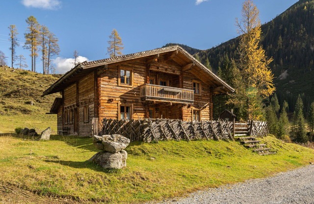 Preciosa casa de vacaciones privada para 17 personas con WIFI, TV, balcón y aparcamiento