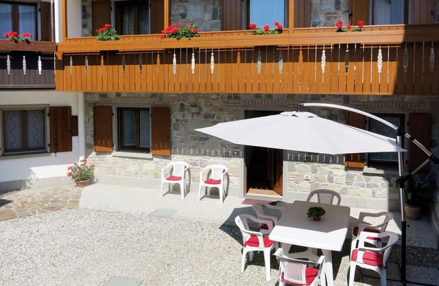 Preciosa casa de vacaciones privada para 8 personas con WIFI, TV, patio y aparcamiento