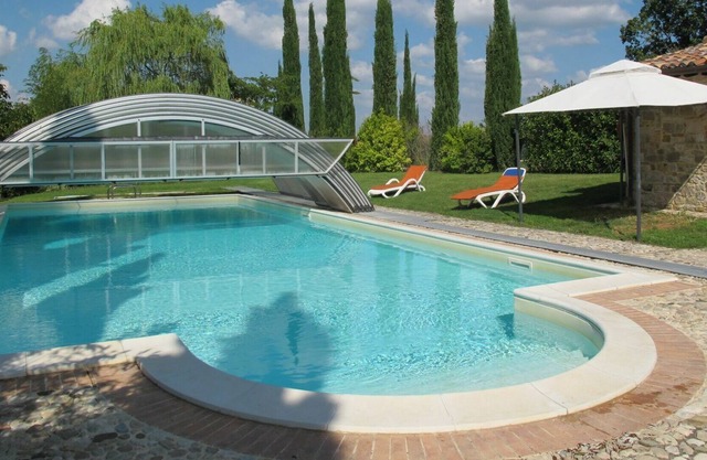 Preciosa casa de vacaciones privada con piscina privada, WIFI, TV, mascotas permitida, aparcamiento