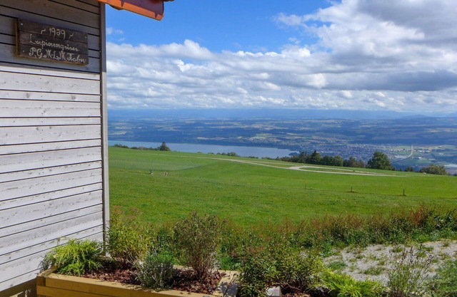 Preciosa casa de vacaciones privada con WIFI, mascotas permitida, vista panorámica y aparcamiento
