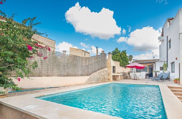 Casa de vacaciones privada con piscina privada, A/C, TV, terraza, mascotas permitida, aparcamiento