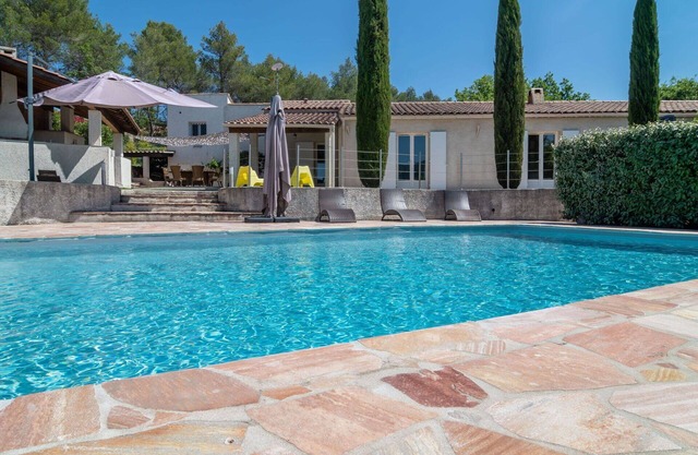 Preciosa casa de vacaciones privada con piscina privada, A/C, WIFI, TV, terraza y aparcamiento