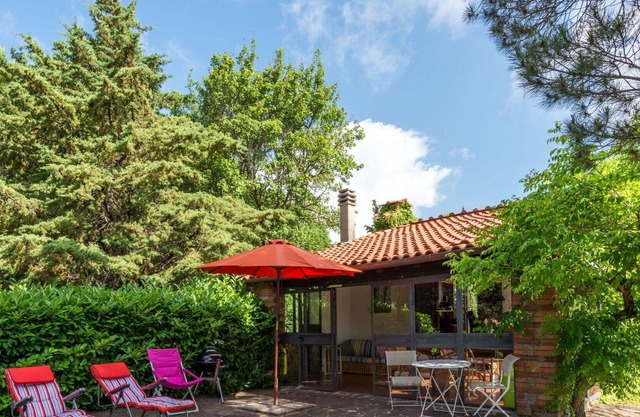 Preciosa casa de vacaciones privada con WIFI, patio, mascotas permitida y aparcamiento
