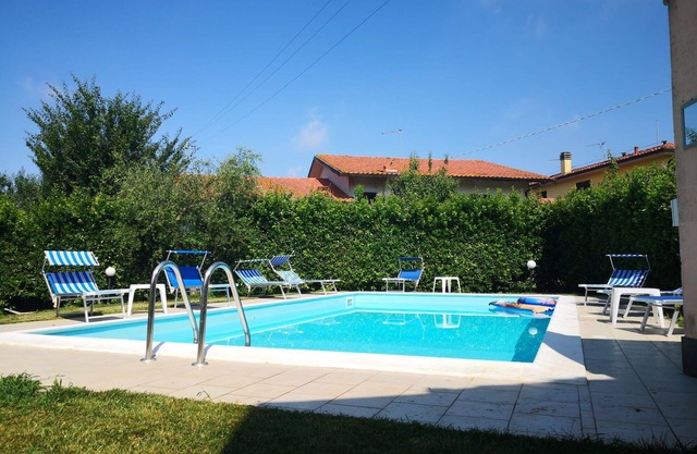 Casa de vacaciones privada con piscina privada, A/C, WIFI, patio, aparcamiento, cerca de Lucca