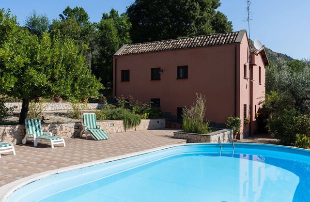 Maravillosa casa de vacaciones privada con piscina privada, WIFI, TV, patio y aparcamiento