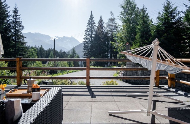 Preciosa casa de vacaciones privada con WIFI, TV, terraza, mascotas permitida y aparcamiento