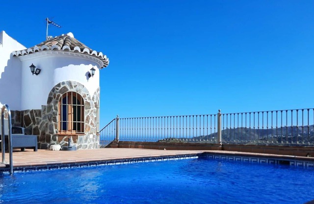 Wonderful private villa for 4 people with WIFI, private pool, A/C, TV, terrace and panoramic view