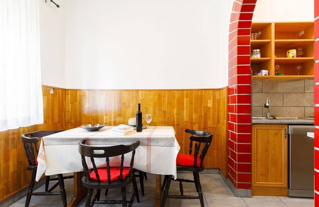 Preciosa casa de vacaciones privada para 10 personas con WIFI, TV, terraza y aparcamiento
