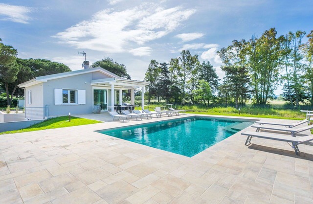 Maravillosa casa de vacaciones privada con WIFI, piscina privada, A/C, TV, terraza, aparcamiento