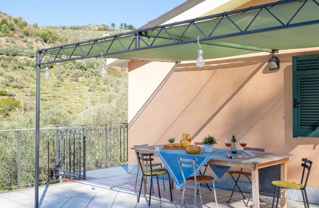 Preciosa casa de vacaciones privada con internet, TV, terraza, vista panorámica, aparcamiento