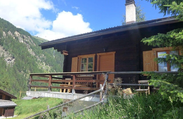 Casa de vacaciones privada con WIFI, TV, patio, mascotas permitida, vista panorámica, aparcamiento