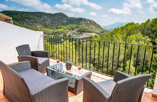 Preciosa casa de vacaciones privada con WIFI, A/C, piscina, TV, terraza y aparcamiento