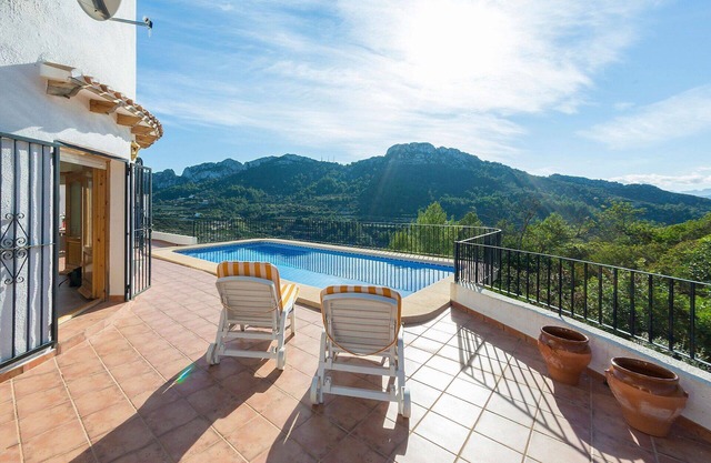 Preciosa casa de vacaciones privada con WIFI, A/C, piscina privada, TV, terraza y aparcamiento