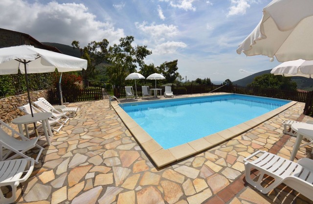 Preciosa casa de vacaciones privada para 8 personas con WIFI, piscina, TV, terraza y aparcamiento