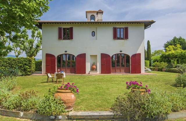 Estupenda casa de vacaciones privada para 9 personas con WIFI, TV y patio