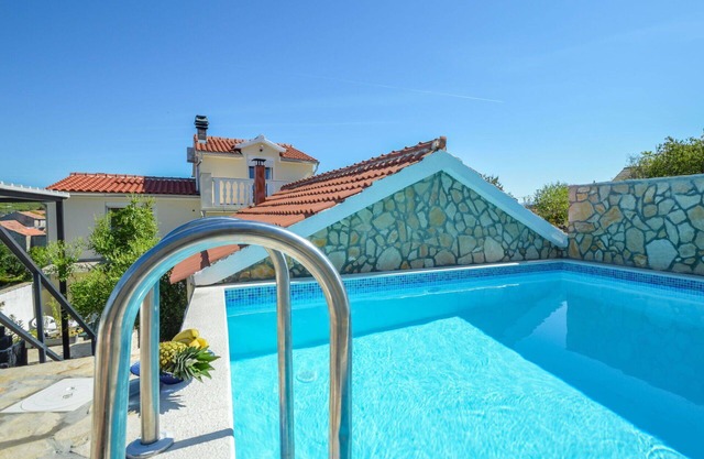 Preciosa casa de vacaciones privada con piscina privada, A/C, WIFI, TV, terraza y aparcamiento