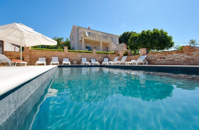 Preciosa casa de vacaciones privada con piscina privada, WIFI, A/C, TV, terraza y aparcamiento