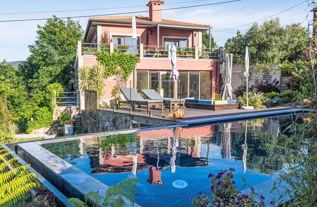 Preciosa casa de vacaciones privada para 12 personas con WIFI, piscina privada, TV y patio