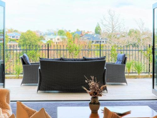 Wonderful River View - Sunset Deck Retreat