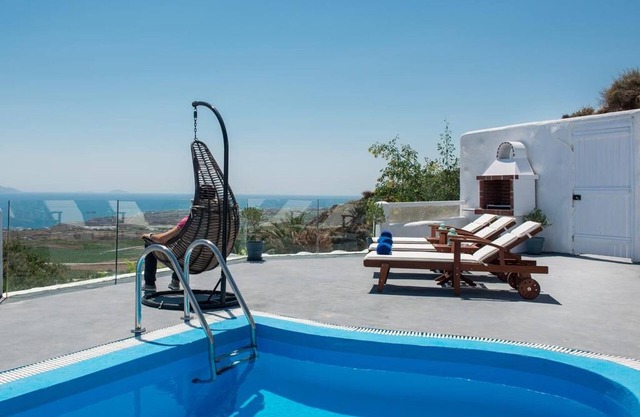 Wonderful Santorini Villa | 1 Bedroom | Dream Villa Dyo | Stunning Sea Views & Private Pool | Vourvoulos