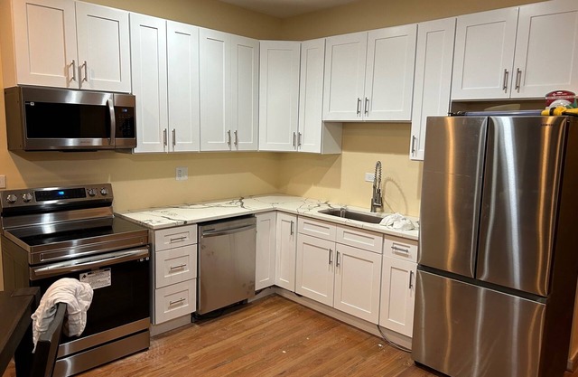 Wonderful Three Bedroom Condo in Woodlawn