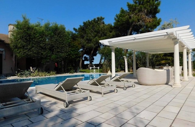 Maravillosa villa con piscina en Albarella