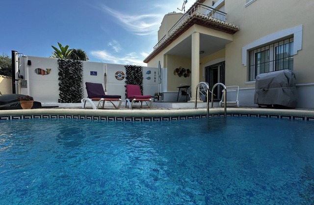 Wonderful vacation home "Casita Buena Vista" modern with its own garden. Pool in El Verger