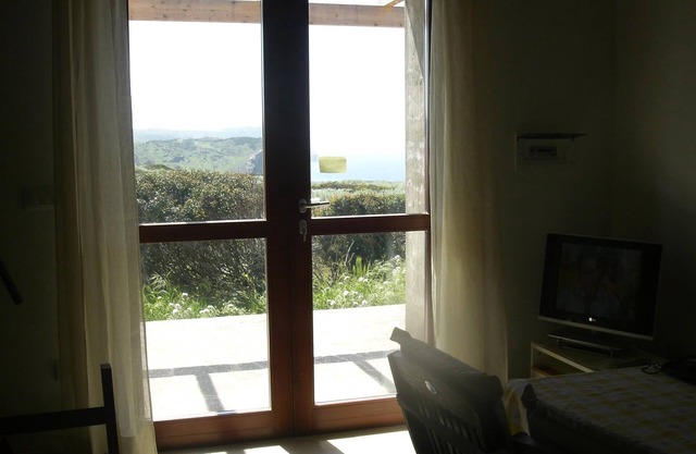 maravillosa vista al mar. lugar romántico y relajante