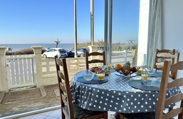 Preciosa casa de vacaciones para 6 personas con WIFI, TV, mascotas permitida y aparcamiento