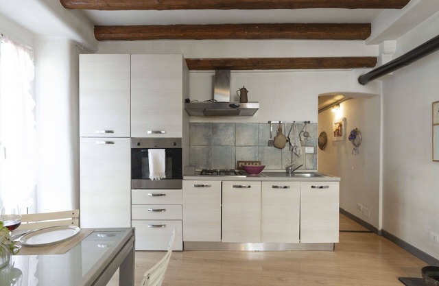 Wonderful villa for 5 guests with WIFI, A/C, balcony, pets allowed, panoramic view and parking