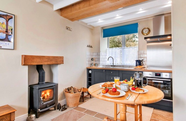 Preciosa casa de vacaciones para 2 personas con WIFI, TV, mascotas permitida y aparcamiento