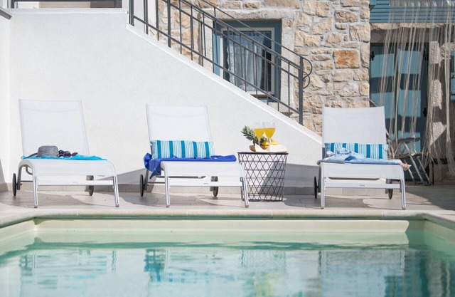 Casa de vacaciones con piscina privada, WIFI, A/C, TV, terraza, mascotas permitida, aparcamiento