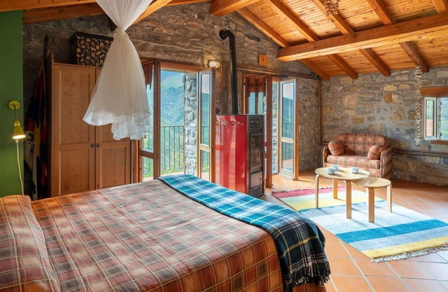 Casa de vacaciones con piscina privada, WIFI, TV, balcón, mascotas permitida, vista panorámica