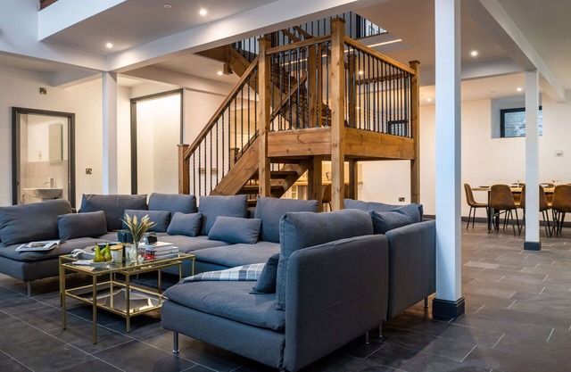 Preciosa casa de vacaciones para 12 personas con WIFI, TV, mascotas permitida y aparcamiento