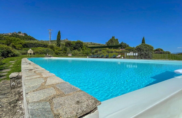 Maravillosa casa de vacaciones con piscina, WIFI, TV, patio, vista panorámica, aparcamiento