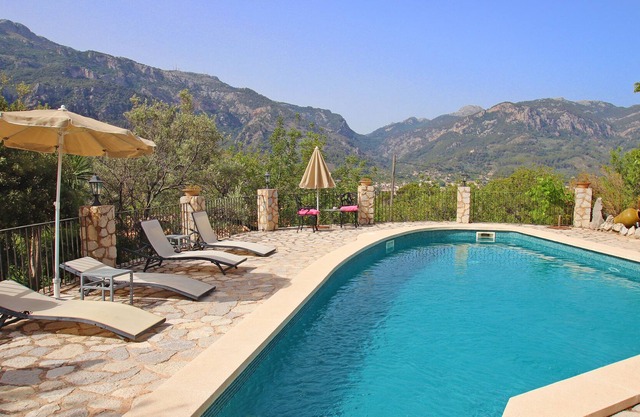 Maravillosa villa con preciosa piscina y jardines en Fornalutx. Wi-Fi gratis.