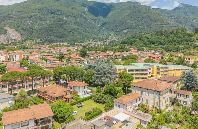 Casa de vacaciones con WIFI, piscina privada, TV, terraza, mascotas permitida, cerca de Viareggio